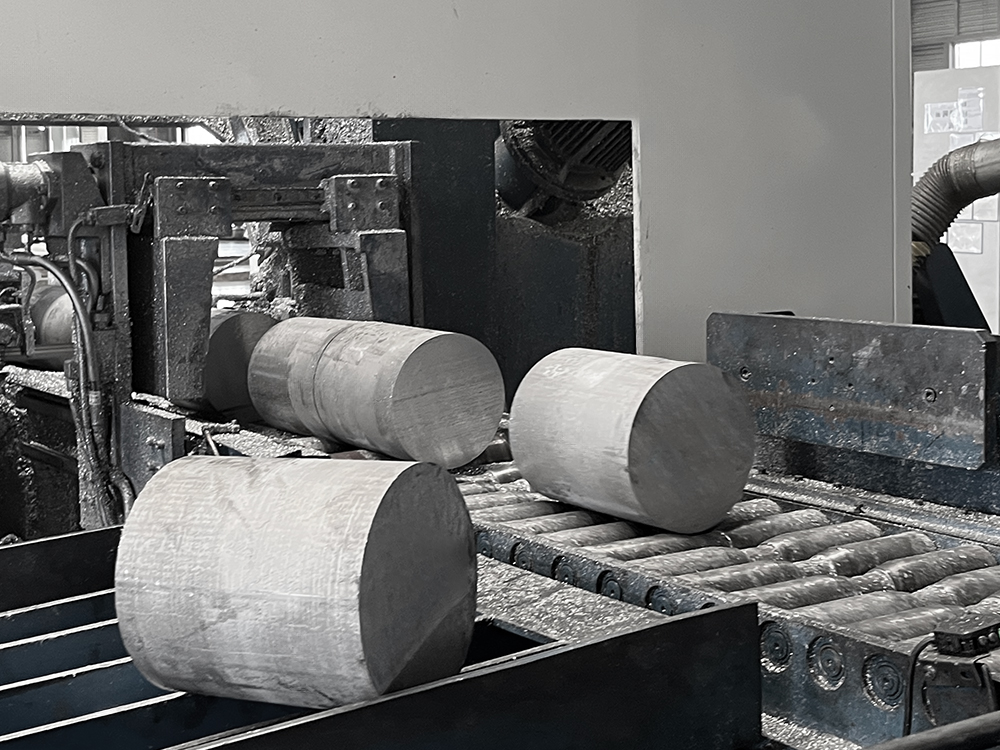 Precise numerical control cutting